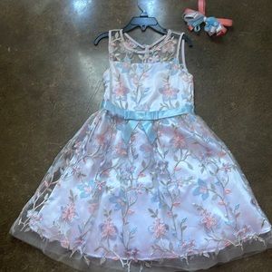 Flower embroidered dress